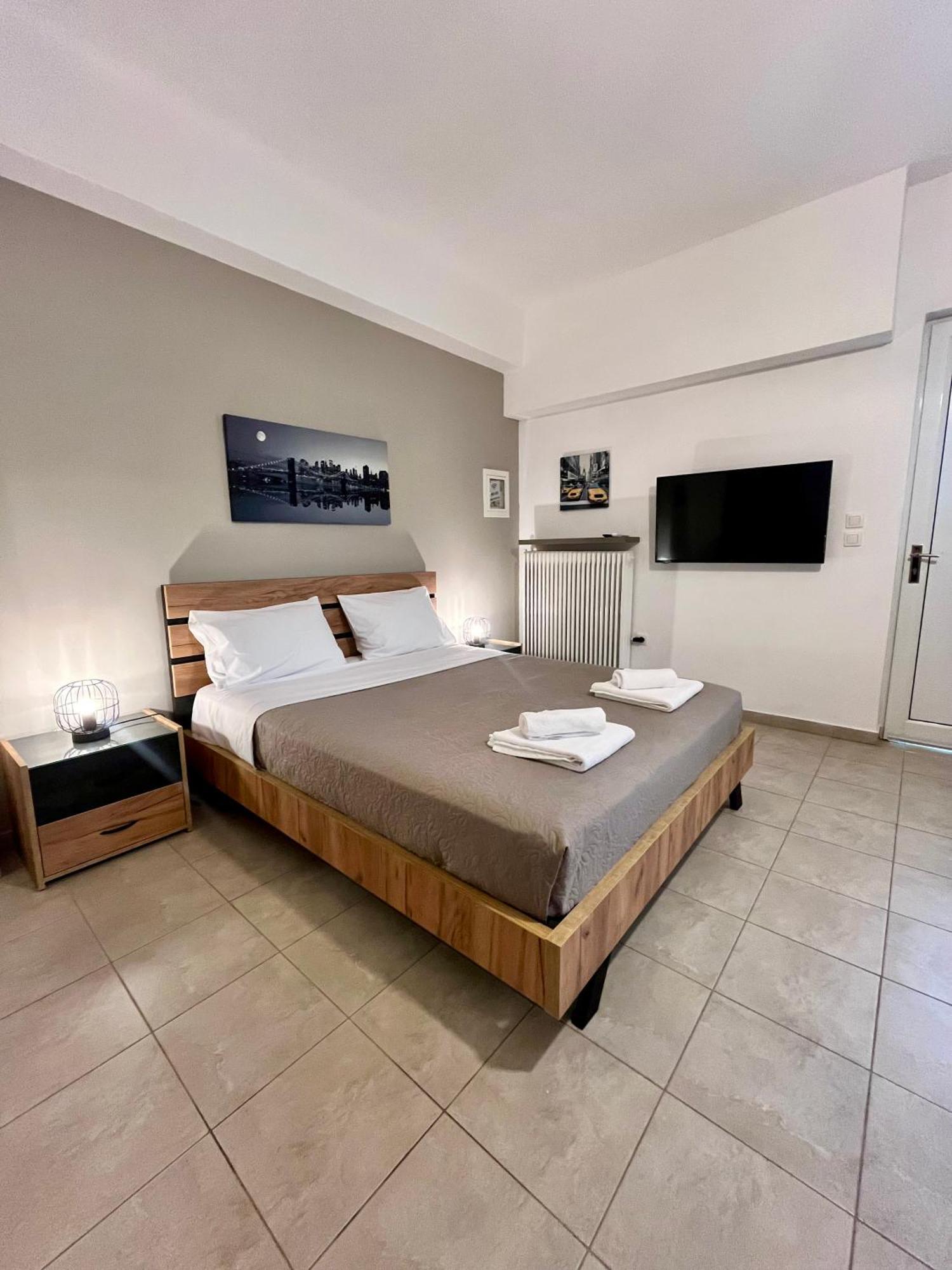 Lia'S Luxury Apartment - Near Airport Koropion Exterior photo