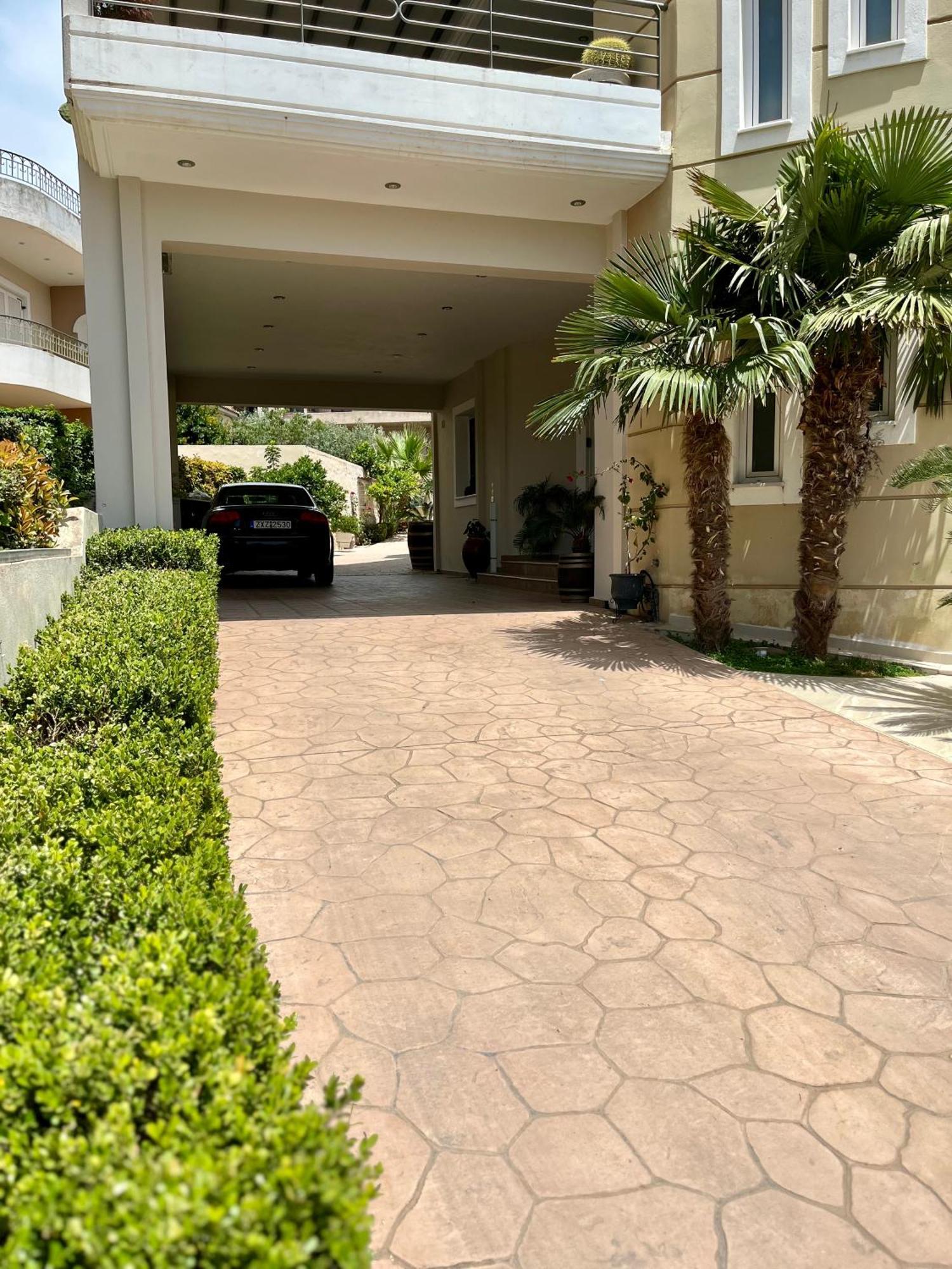 Lia'S Luxury Apartment - Near Airport Koropion Exterior photo